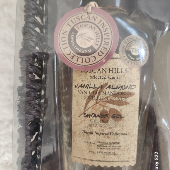 🆕️ Tuscan Hills Vanilla Almond Bath & Body Giftset NWT - Picture 4 of 9